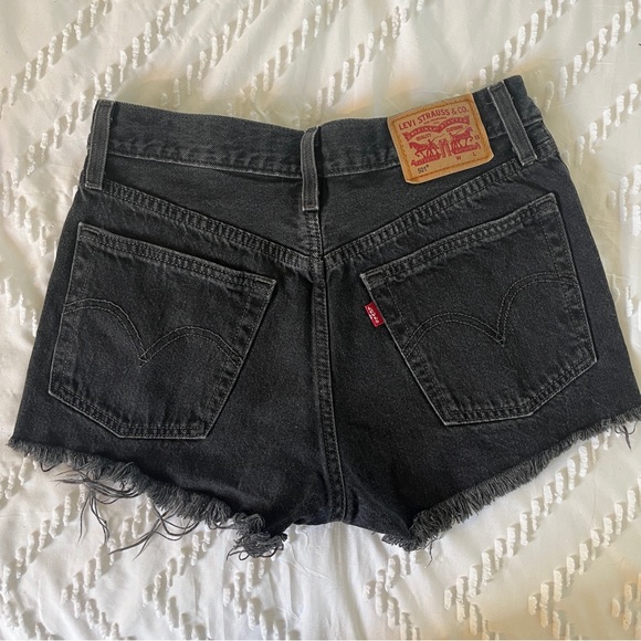 Levi’s 501 black denim cutoff shorts 25 - Picture 2 of 5